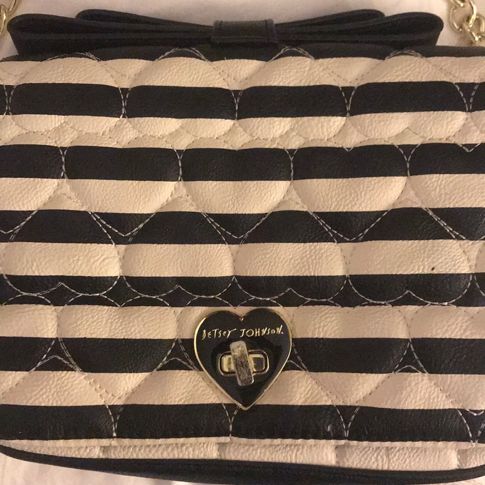 Betsey Johnson crossbody - Picture 2 of 3